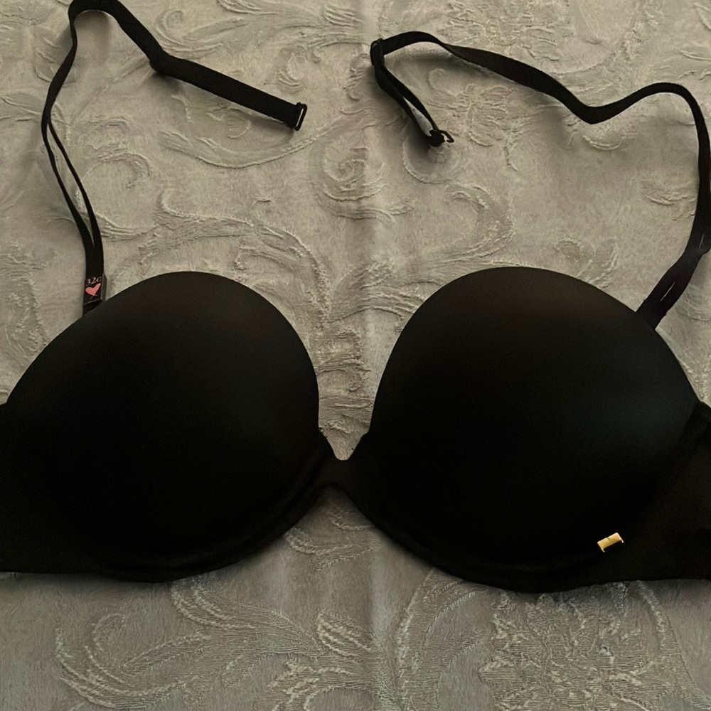 NWT strapless Victoria’s Secret Very Sexy Multi-way bra 32C with matching panty